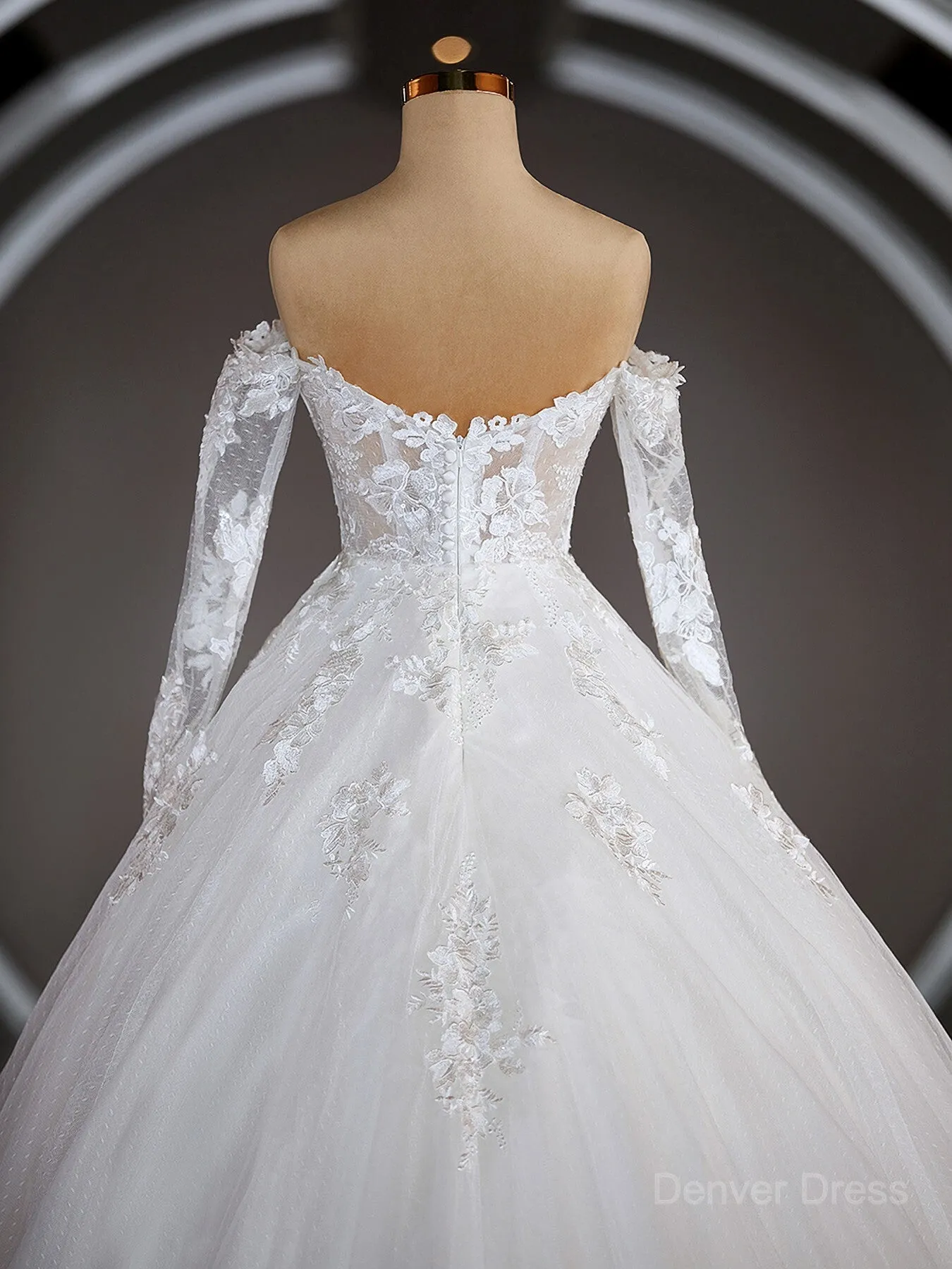 A-Line Off-the-Shoulder Sweep Train Tulle Wedding Dresses with Appliques Lace