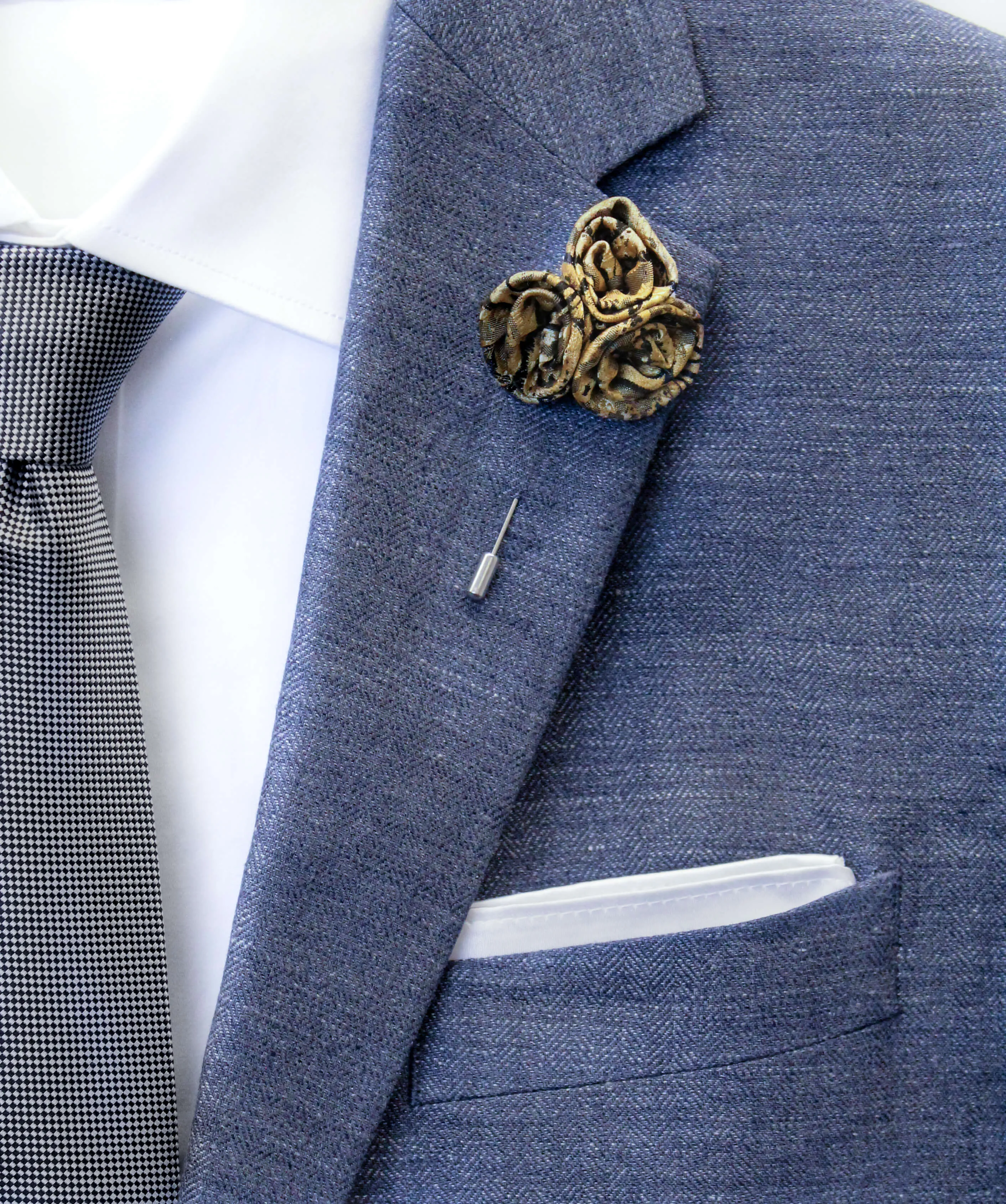 Black & Gold Bouquet Flower Lapel Pin