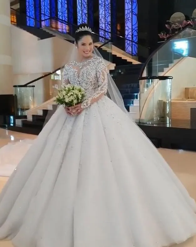 Glamorous Long Sleeve Ball Gown Wedding Dresses | Lace Appliques Tulle Bridal Gown BC0895